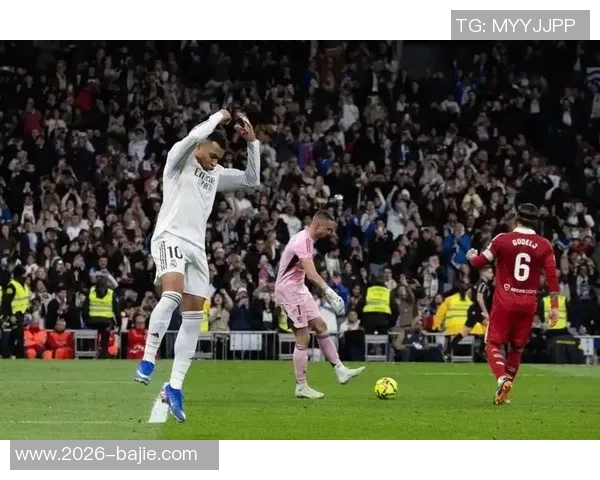 姆巴佩今年59球追平C罗纪录西甲官方社媒发布海报致敬传奇球星