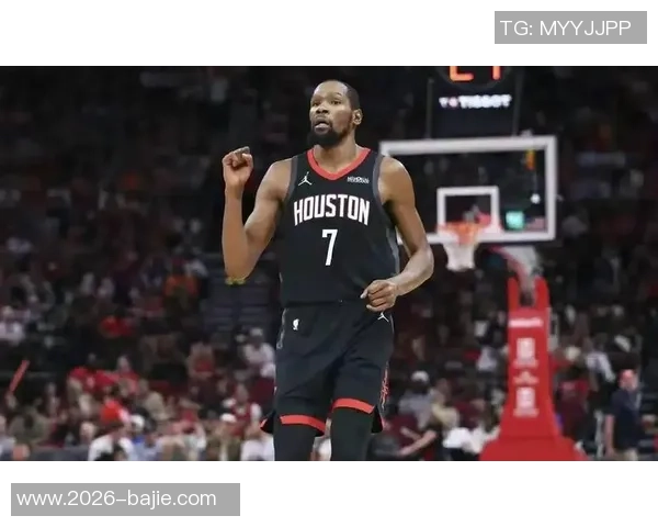 杜兰特37岁95天创纪录成火箭队史最年长20分10助球员