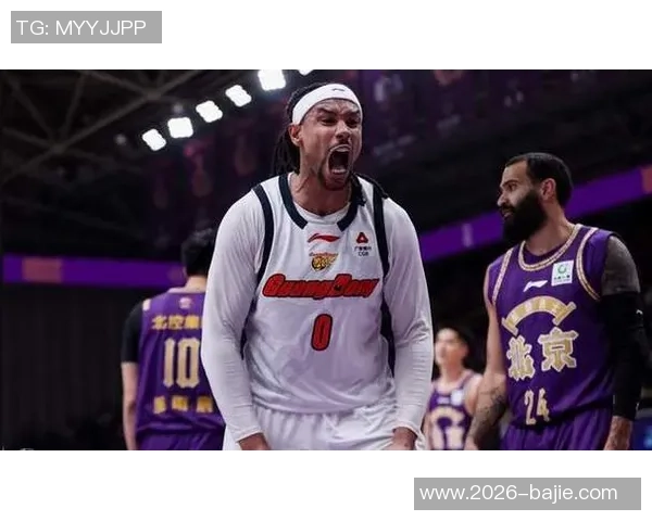 广东队惨遭逆转压哨进球掩盖全队低迷表现三分球无一命中半场落后26分