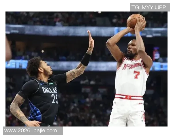 火箭半场落后独行侠杜兰特遭遇犯规困扰申京开局受伤浓眉表现出色