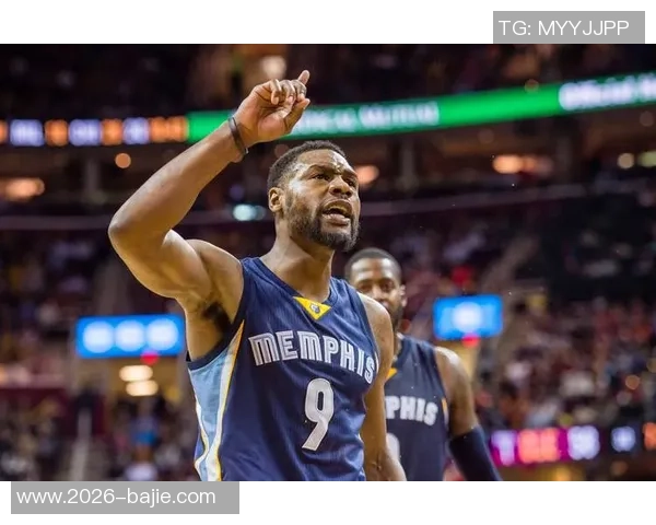 湖日L2M分析詹姆斯防守无犯规布克打手判罚无争议