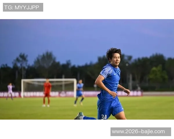 刘诚宇巧妙让球阿苏埃近距离射门被门将神奇扑出